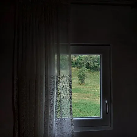 Vila Paramida Savnik Buitenkant foto